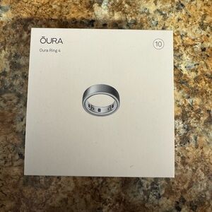 Oura Ring 4 Silver